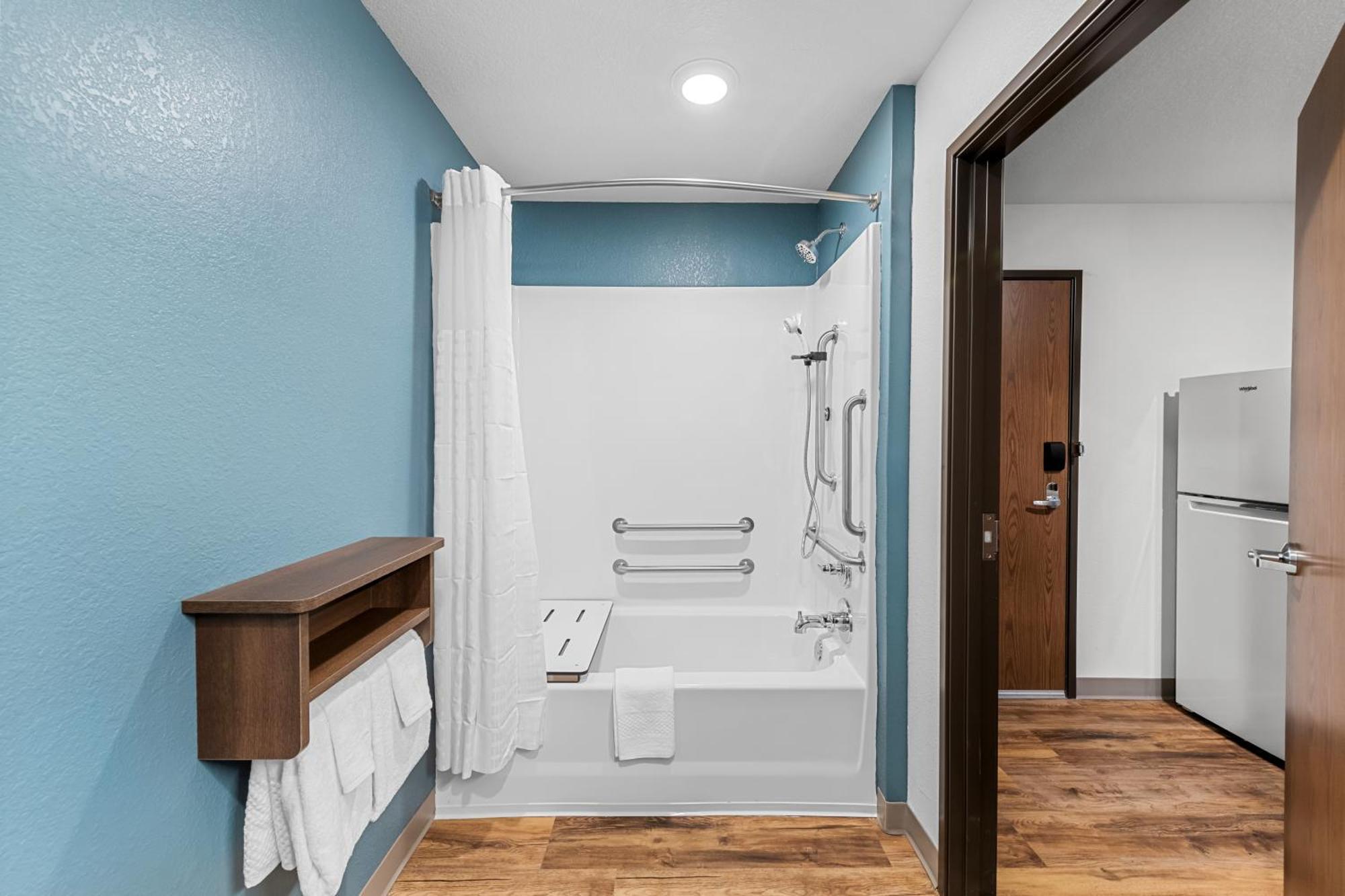 Woodspring Suites Kansas City Airport エクステリア 写真