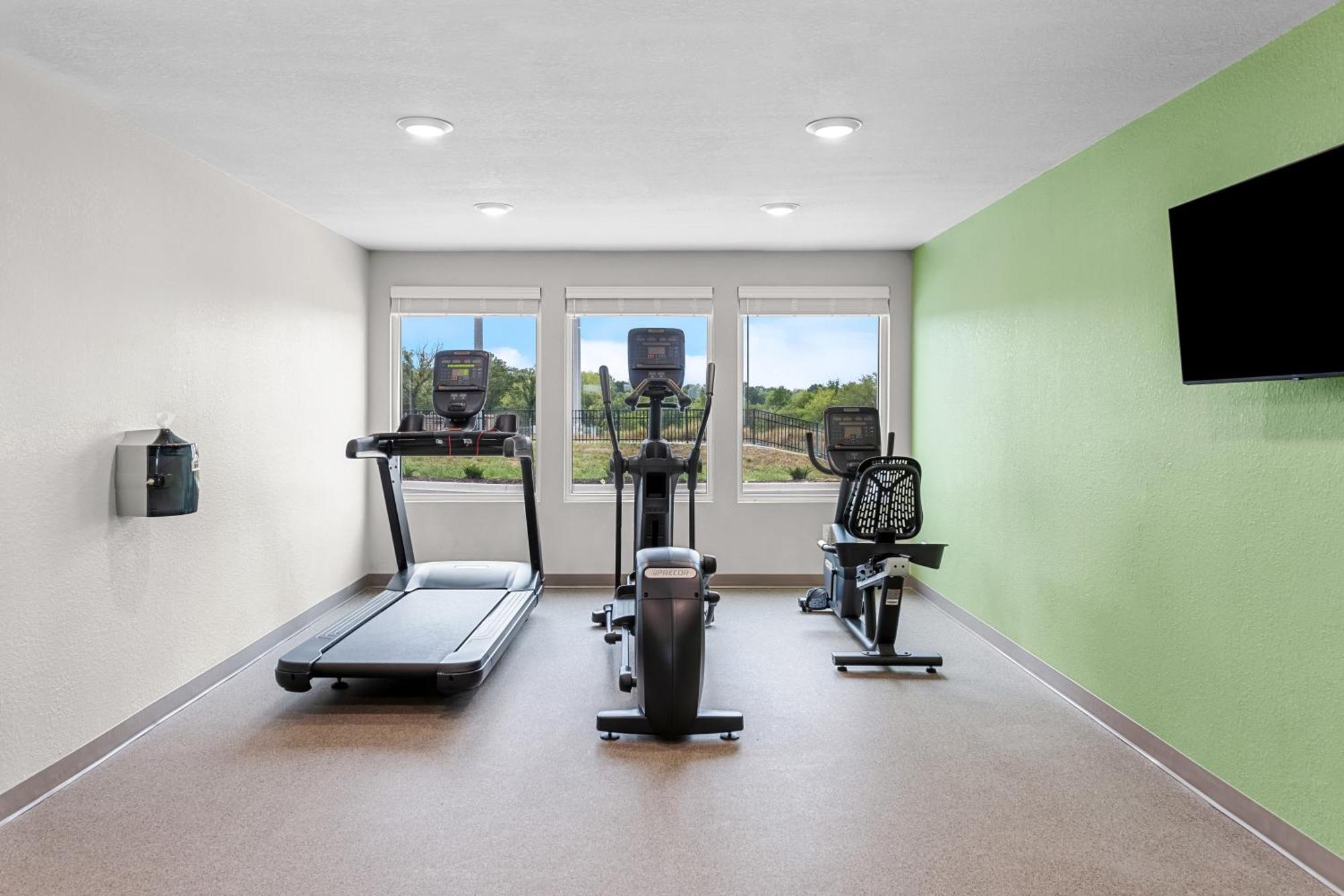 Woodspring Suites Kansas City Airport エクステリア 写真