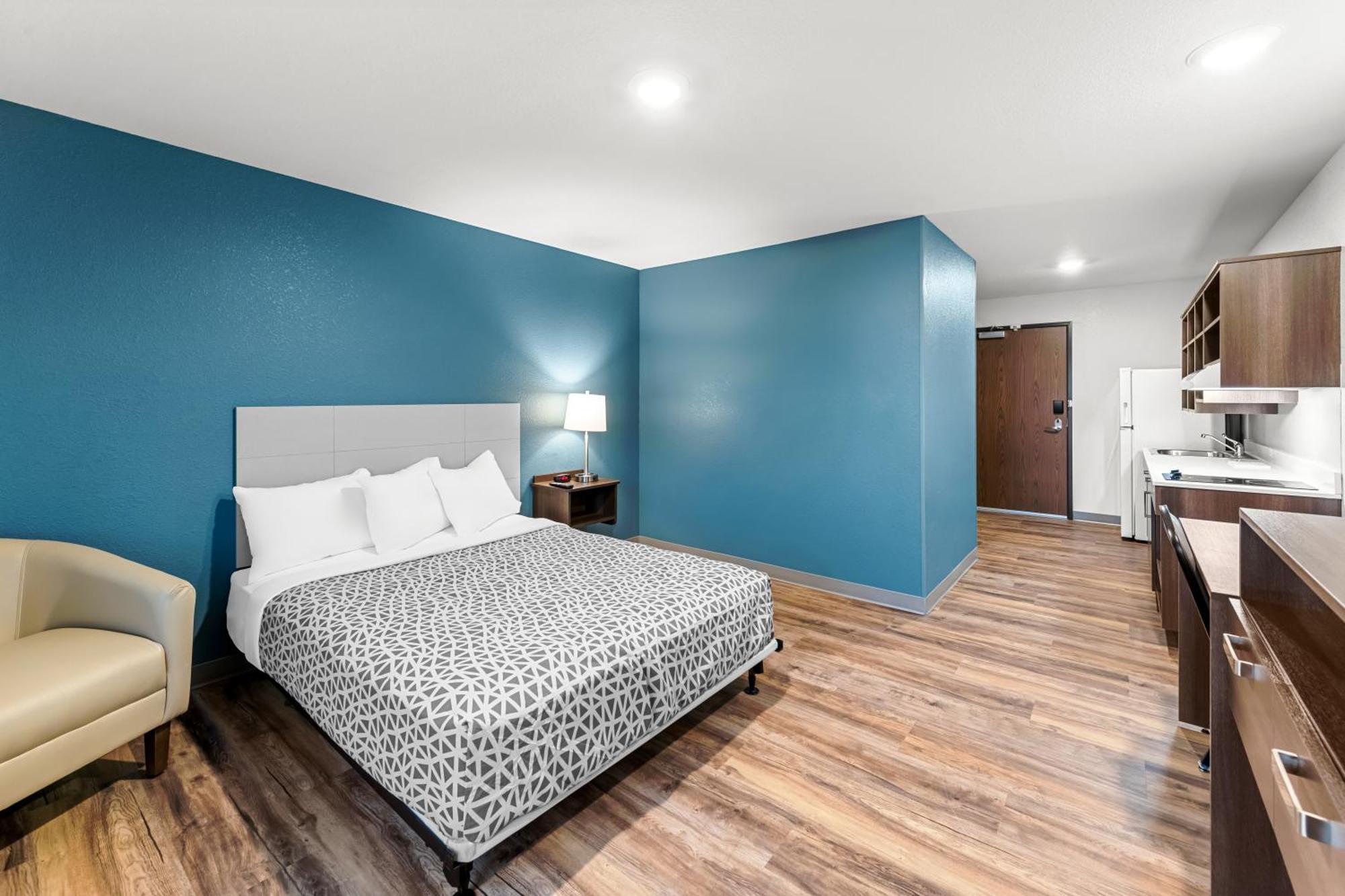 Woodspring Suites Kansas City Airport エクステリア 写真