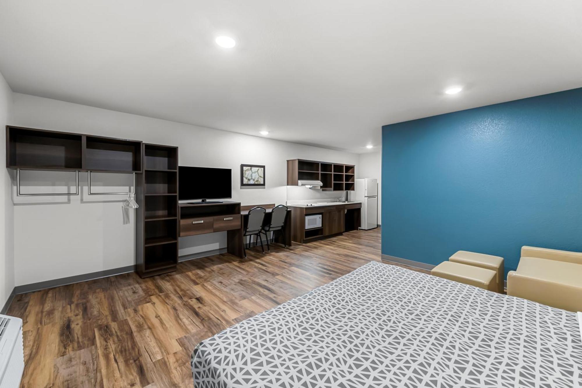 Woodspring Suites Kansas City Airport エクステリア 写真
