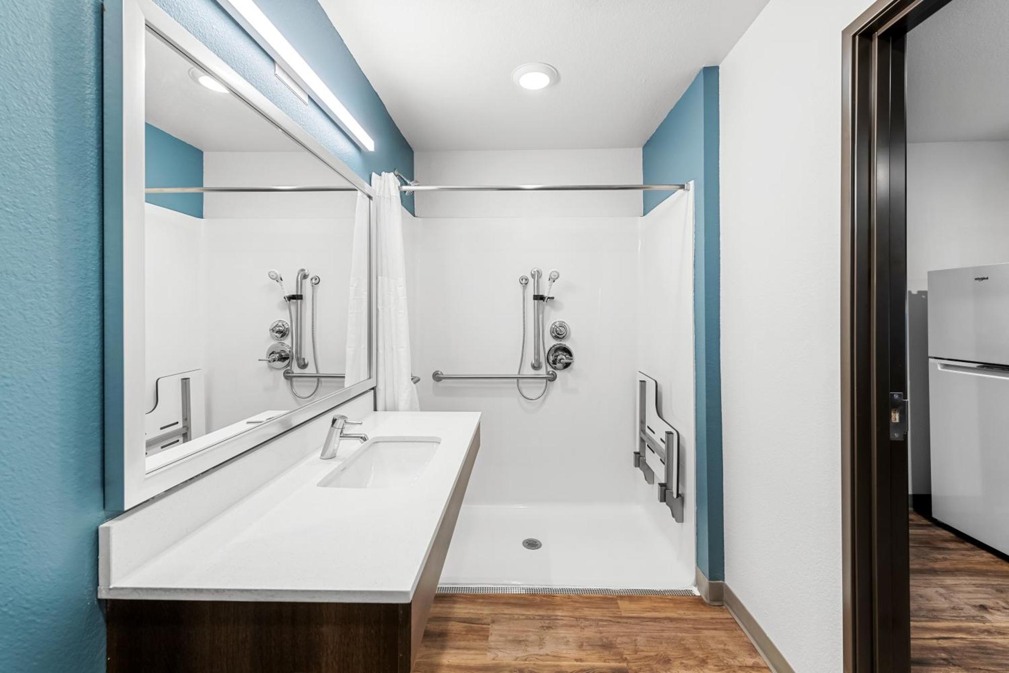 Woodspring Suites Kansas City Airport エクステリア 写真