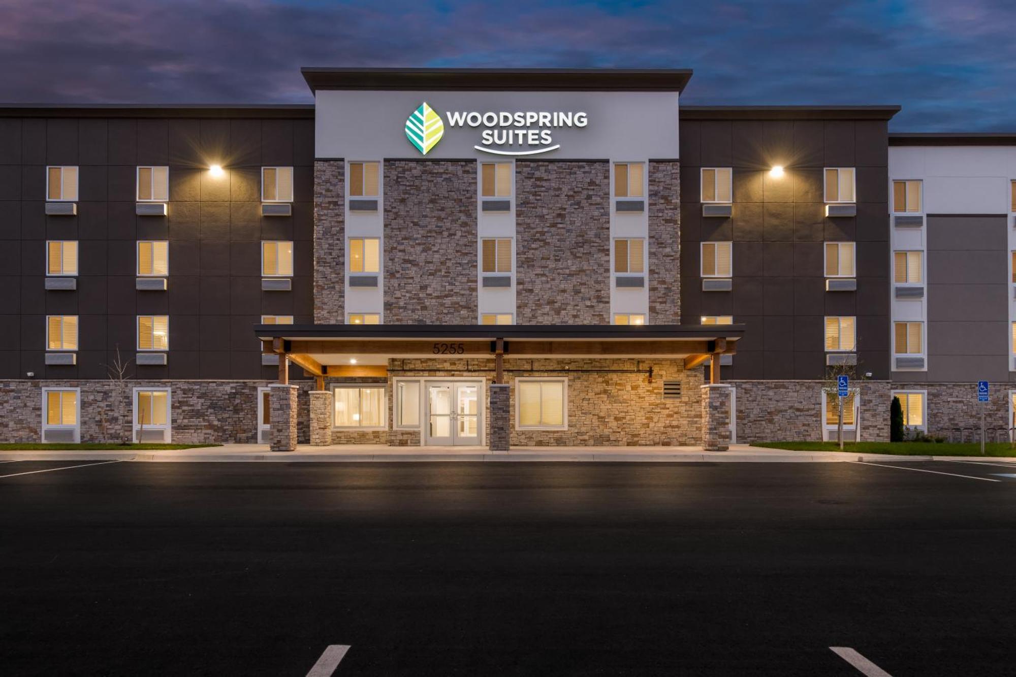 Woodspring Suites Kansas City Airport エクステリア 写真