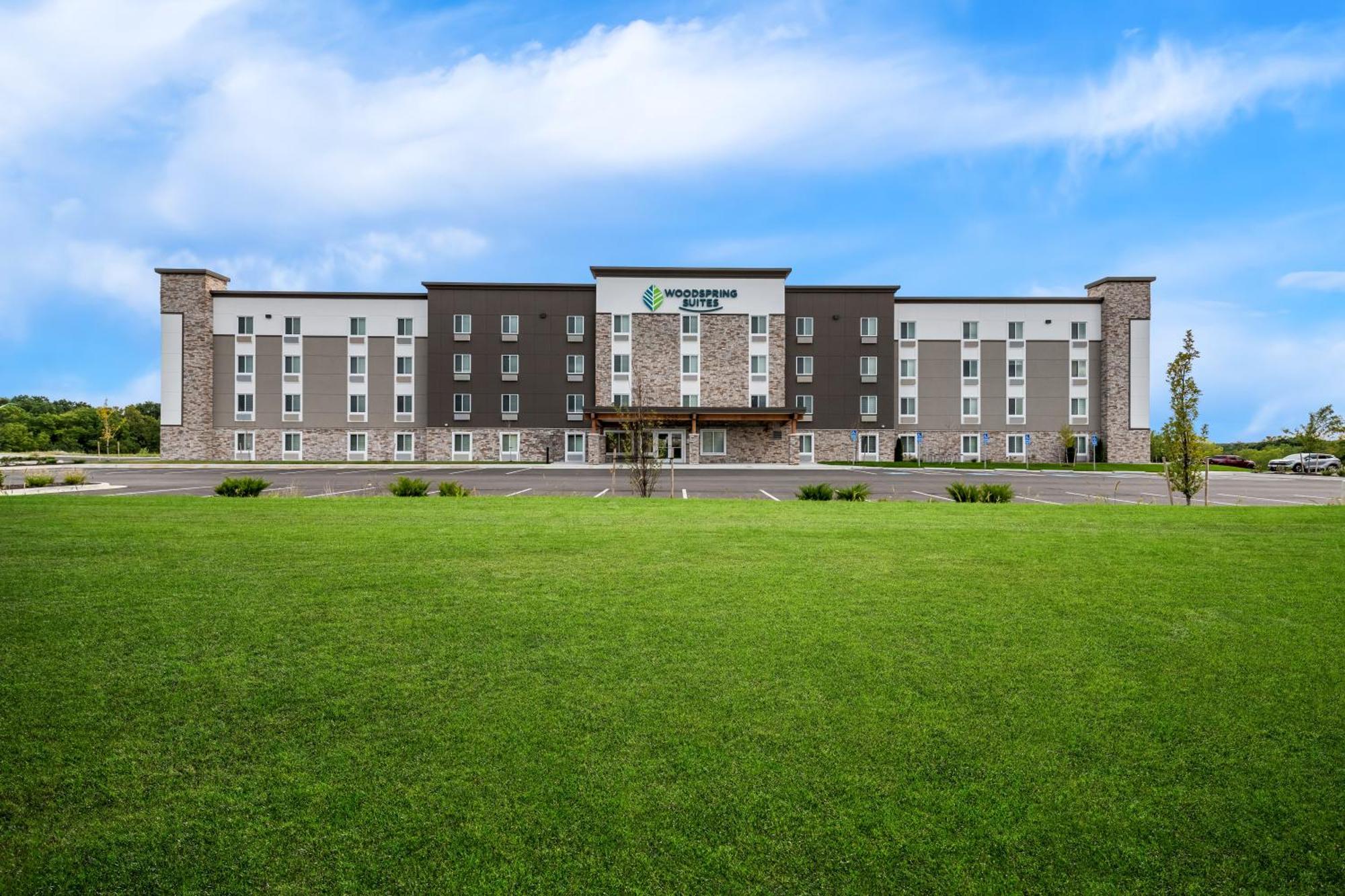 Woodspring Suites Kansas City Airport エクステリア 写真
